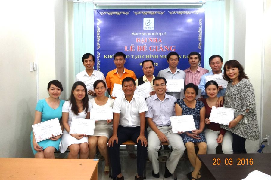 Hình ảnh tại khóa học chỉnh nha cơ bản - khóa k15 tại TP.HCM.