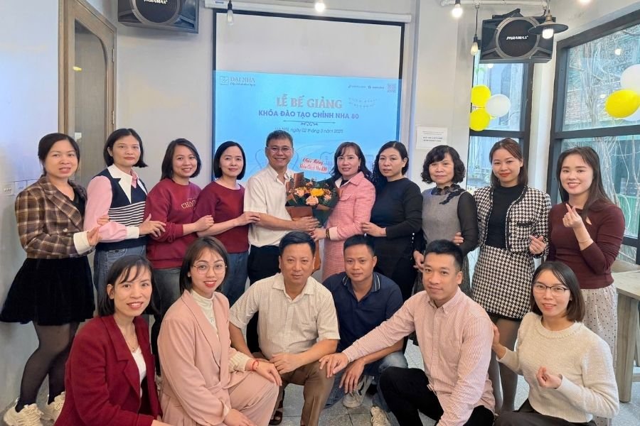 bế giảng k80 khóa học chỉnh nha tổng hợp tại hà nội