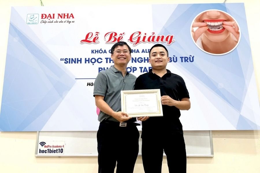 bế giảng cnm1 khóa học chỉnh nha aligner tại hà nội