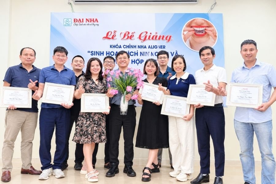 bế giảng cnm1 khóa học chỉnh nha aligner tại hà nội