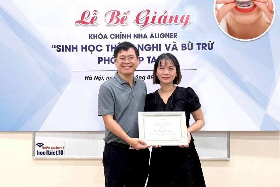 bế giảng cnm1 khóa học chỉnh nha aligner tại hà nội