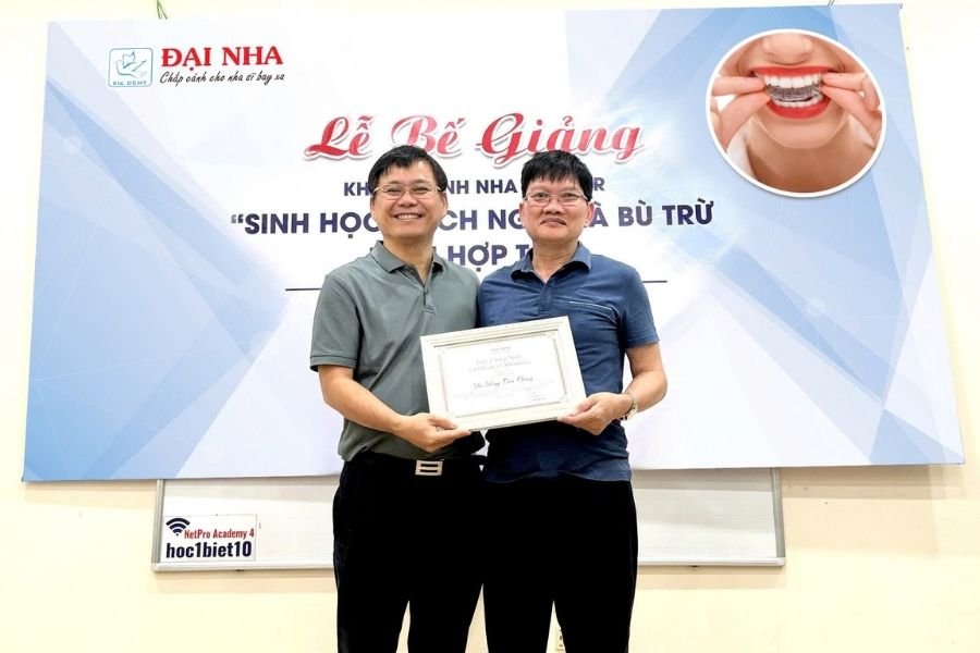 bế giảng cnm1 khóa học chỉnh nha aligner tại hà nội