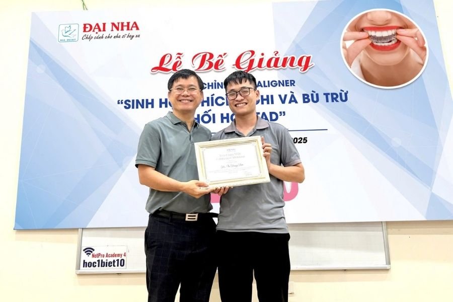 bế giảng cnm1 khóa học chỉnh nha aligner tại hà nội