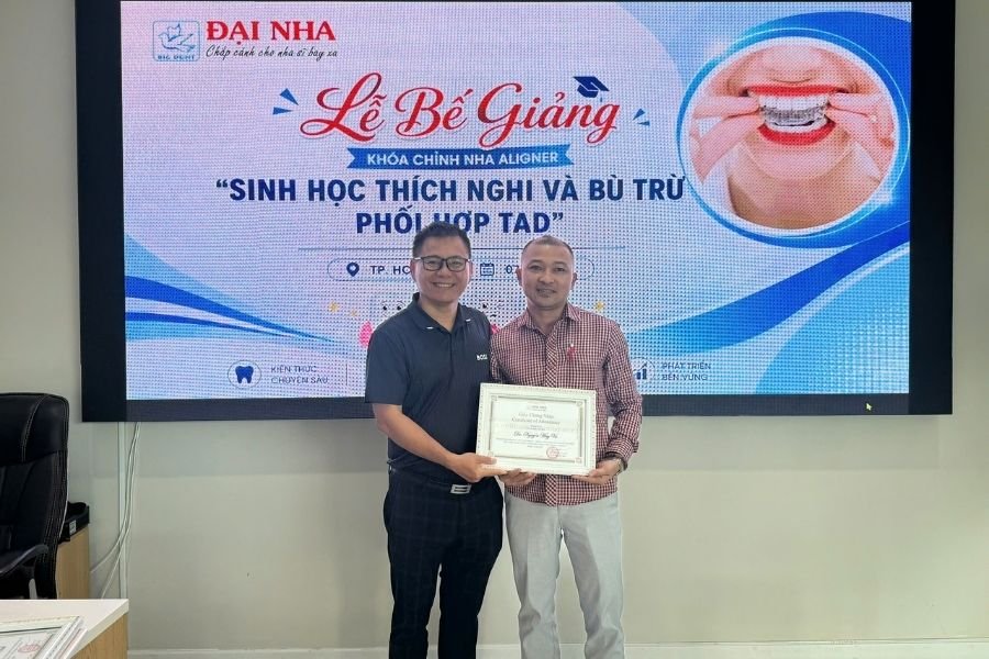 bế giảng cnm2 khóa học chỉnh nha aligner tại tphcm