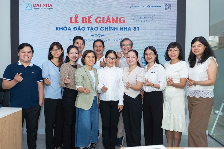 bế giảng k81 khóa chỉnh nha tổng hợp tại tphcm