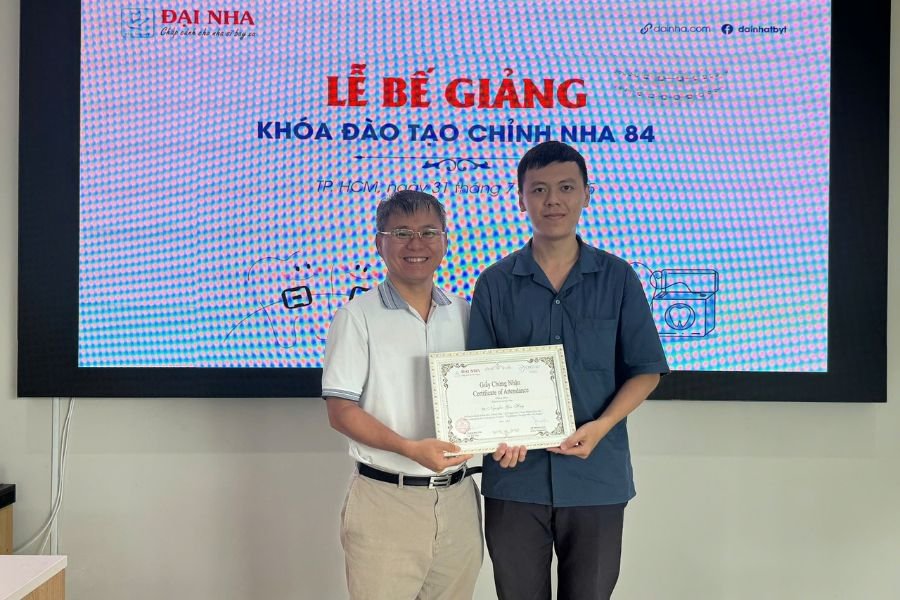 bế giảng k84 khóa học chỉnh nha tại tphcm