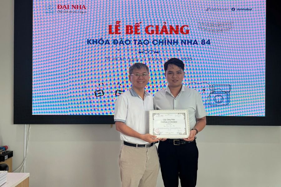 bế giảng k84 khóa học chỉnh nha tại tphcm