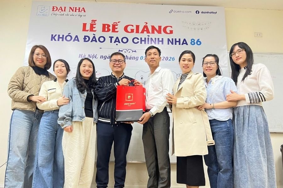 bế giảng k86 khóa học chỉnh nha tổng hợp tại hà nội