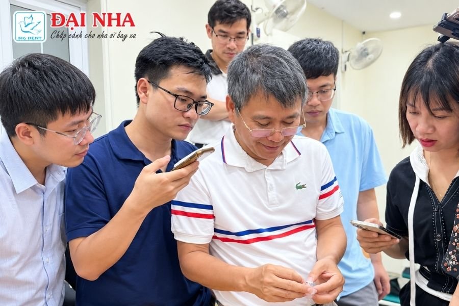 bế giảng cnm2 khóa học chỉnh nha aligner tại tphcm