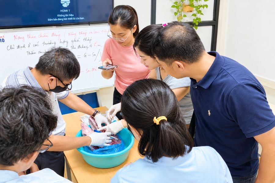 bế giảng k84 khóa học chỉnh nha tại tphcm