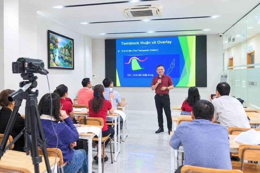 khai giảng k90 khóa học chỉnh nha tổng hợp tại tphcm
